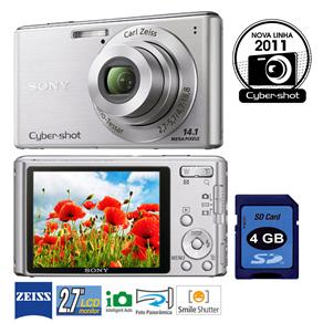 Câmera Digital Sony Cyber-shot DSC-W530/S Prata c/ 14.1 MP, LCD 2.7", Foto Panorâmica, Smile Shutter e Face Detection + Memory Stick de 4GB