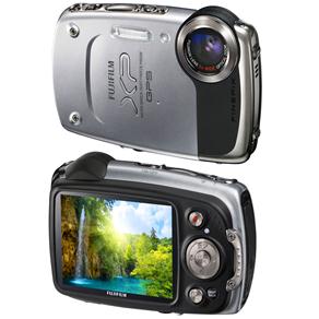 Câmera Digital Fujifilm XP30 Prata c/ 14MP, LCD 2.7", Zoom Óptico 5x, Vídeo HD (720p), Detector de Faces, À prova de água, queda, frio e poeira