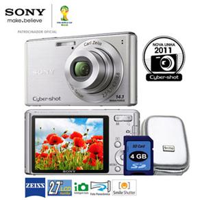 Câmera Digital Sony Cyber-shot DSC-W530/S Prata c/ 14.1 MP, LCD 2.7", Foto Panorâmica, Smile Shutter e Face Detection + Cartão MS 4GB + Bolsa Prata