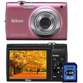 Câmera Digital Nikon Coolpix S2500 Rosa c/ 12MP, LCD 2.7", Zoom Óptico 4x e Detector de Sorrisos + Cartão SD 2GB