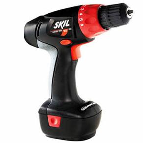 Furadeira/Parafusadeira Skil à Bateria 9,6V 2255 c/ 250 Acessórios 