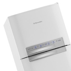 A adega de vinho GE Dual Zone AVGE029 Preta aberta Painel do refrigerador Electrolux Celebrate DFN49