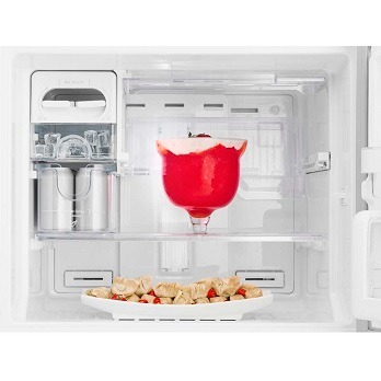 Freezer do refrigerador Electrolux DF52X Inox refrigerador Electrolux DF52X Inox freezer