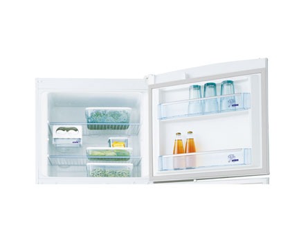 Capacidade e conveniência - Um sistema fácil de gelo Capacidade e conveniência - Um sistema fácil de gelo