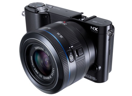A NX1000 filma em Full HD e fotografa A NX1000 filma em Full HD e fotografa