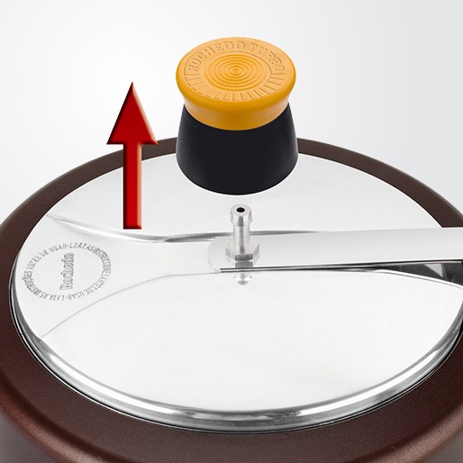 Muito mais proteção e segurança durante o cozimento Panela de Pressão Rochedo Turbo Cabo Ergonômico