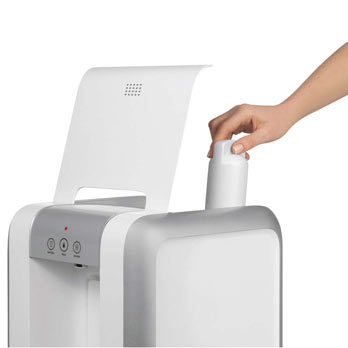 O filtro do Electrolux PA20G é fácil de trocar Purificador de Água Electrolux PA20G filtro