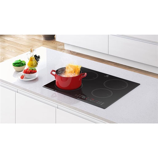 Cooktop IC60 conta com funções especiais e possui um lindo acabamento estético Cooktop Electrolux IC6O cozinha macarrão panela função turbo anti derramamento
