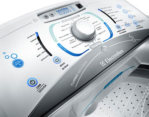 Lavadora de Roupas Electrolux 15 kg Blue Touch LBU15 Ultra Clean