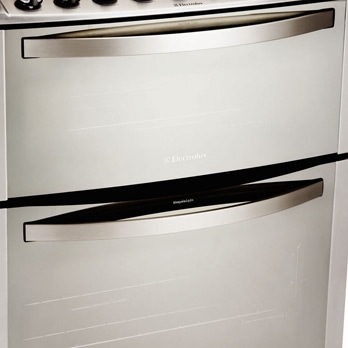 fogão Electrolux cinco bocas Celebrate 76DTX Inox forno