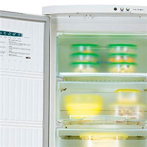 freezer vertical Electrolux FFE24 aberto