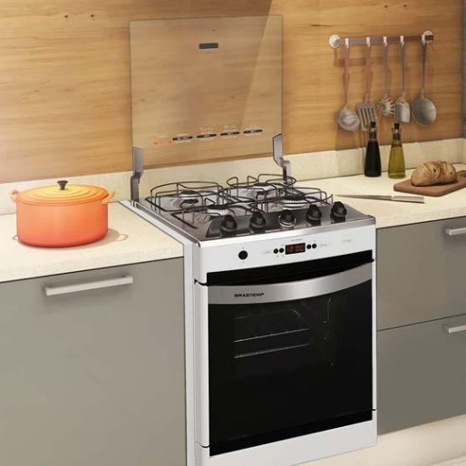 Acenda a lâmpada e veja o interior do forno