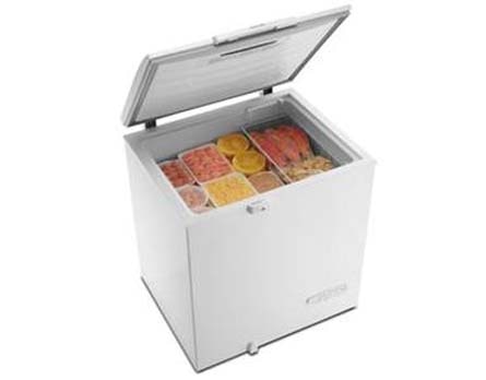 Muita praticidade - Abrir o seu freezer é fácil a partir do puxador ergonômico