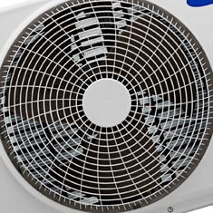 ar condicionado Split Samsung Max Plus AS18UWBUXAZ Frio unidade externa close