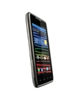 O celular desbloqueado Vivo Motorola Razr Maxx, inclinado