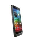 O celular desbloqueado Tim Motorola RAZR i Preto, inclinado