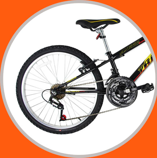 Ela é uma excelente solução para que os jovens possam exercitar o corpo e colocar toda a energia para fora! São 18 marchas no câmbio e suspensão dianteira para amortecer impactos do terreno. Perfeita para andar na terra, na grama ou no asfalto