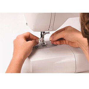 Máquina de Costura Singer Starlet 6680 Controlador Velocidade