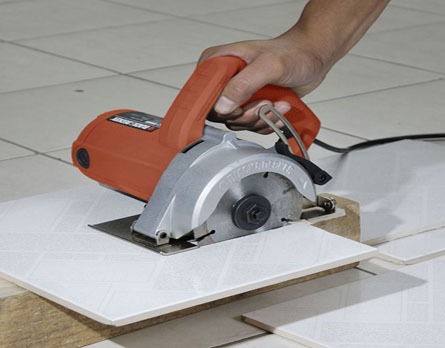 serra marmore Black Decker TC1200 detalhe