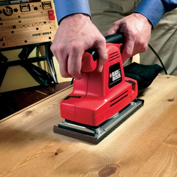 Lixadeira de Acabamento Black & Decker SS1000 empunhadura