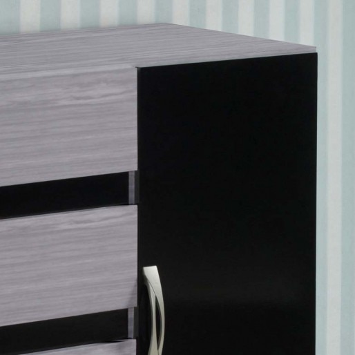 Cômoda com quatro gavetas e uma porta