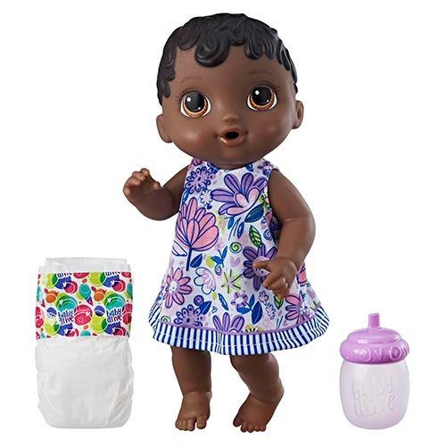 Fraldinha e mamadeira estimulam a criatividade na brincadeira nenê bebê criançada fraldinha mamadeira roupinha infantil casinha