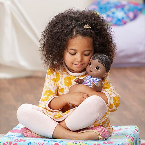 As crianças adoram cuidar da boneca Baby Alive Boneca Baby Alive Hasbro Hora Xixi crianças brincadeira
